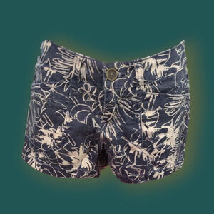 Navy blue and white Union Bay shorts with floral pattern Size 3